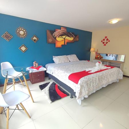 Turi Suite Con Jacuzzi, Centro De La Ciudad Baños Exterior foto
